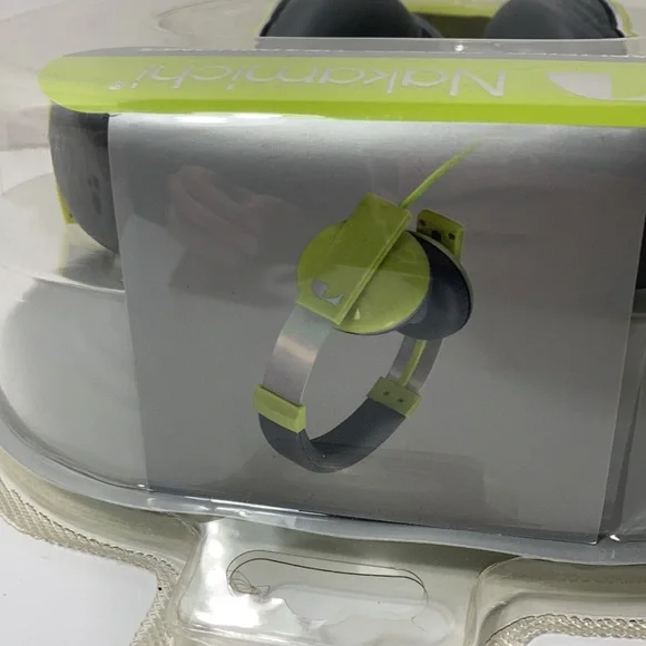Nakamichi Amplified Stereo Headphones Wired Mic Remote Green Adjustable NWT - Picture 7 of 16